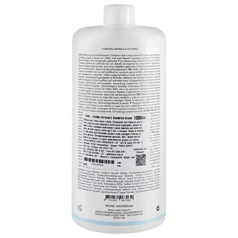 Frasco branco de 1000 ml da linha Care da Keune, com rótulo destacando o "Derma Exfoliate Shampoo" para cabelos e couro cabeludo anti-caspa.