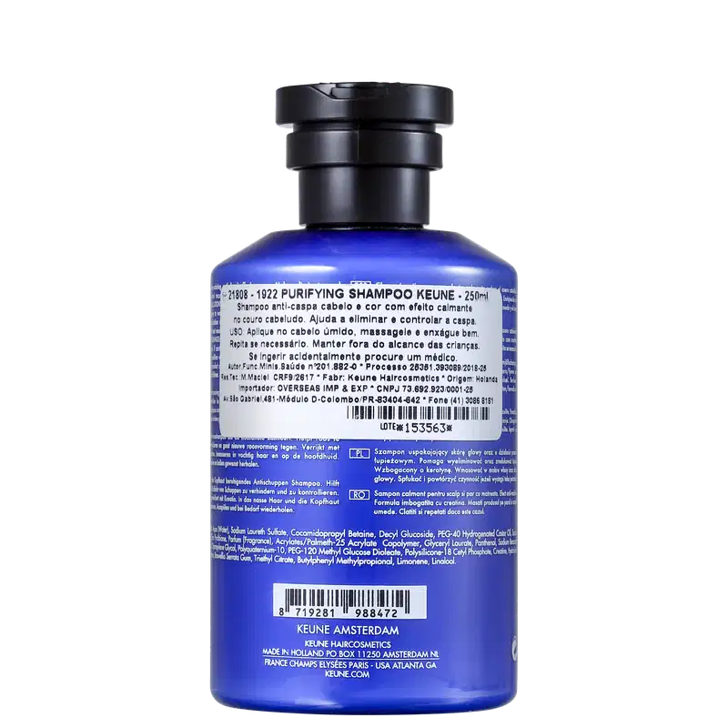 A imagem mostra o rótulo, está impresso o nome do produto 1922 PURIFYING SHAMPOO e a descrição dos ingredientes e instruções de uso em idiomas diferentes, incluindo português e inglês.