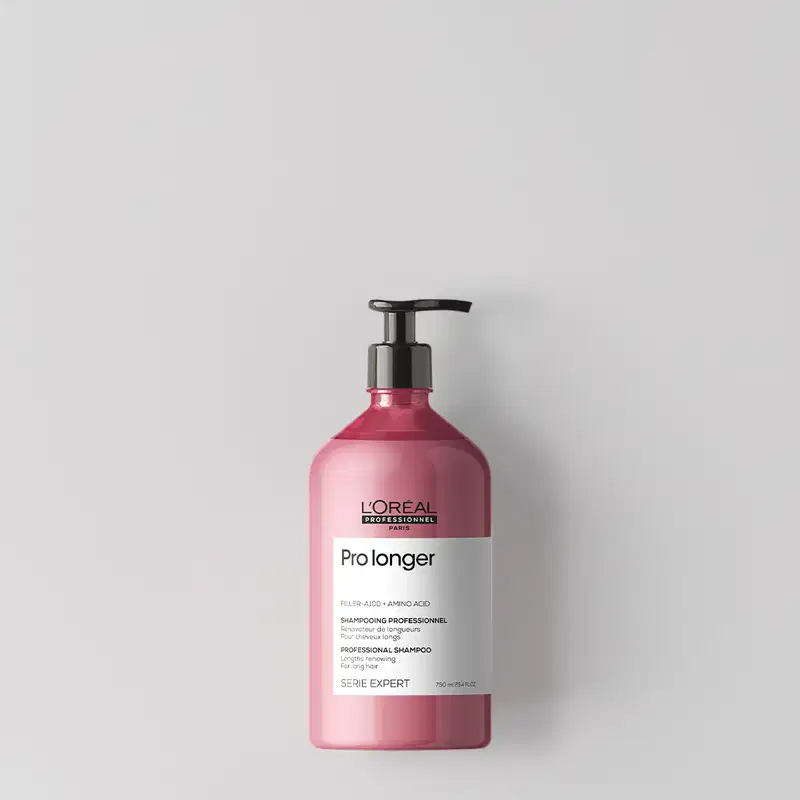 A imagem mostra o frasco do shampoo.