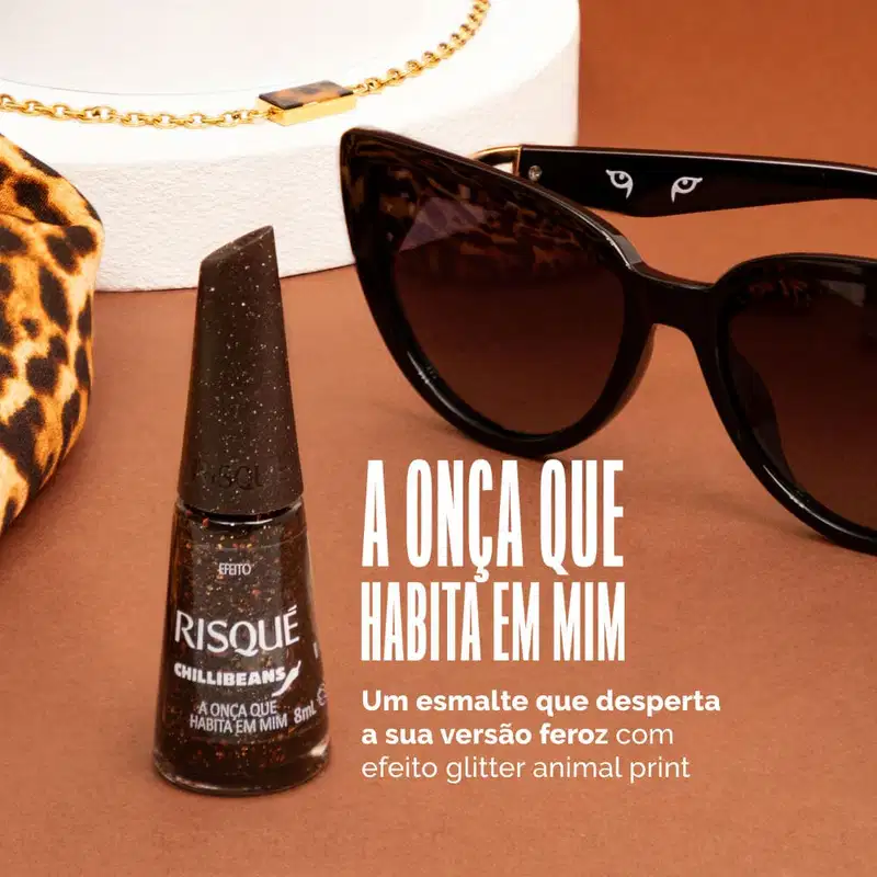 Esmalte Marrom Risqué & Chilli Beans A Onça que Habita em Mim Efeito