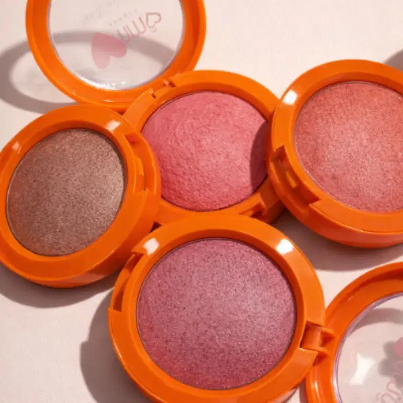 Powder Blush Cintilante Cor B02 - Ammô Beauty