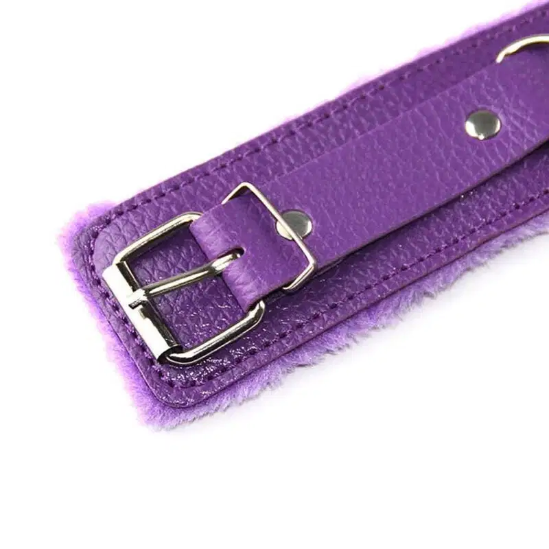 Sexy Import Pelúcia Aveludada 5,5cm x 9cm Roxo - Algema Bracelete em Couro