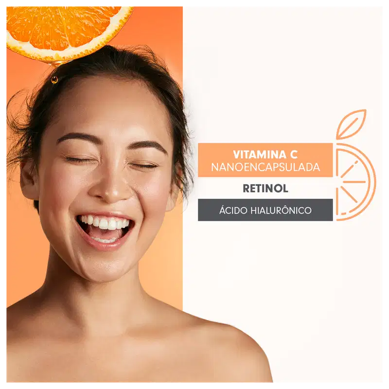 O produto inclui vitamina C nanoencapsulada, retinol e ácido hialurônico. A imagem mostra uma mulher sorridente com uma laranja ao lado, representando os benefícios nutritivos dos componentes.
