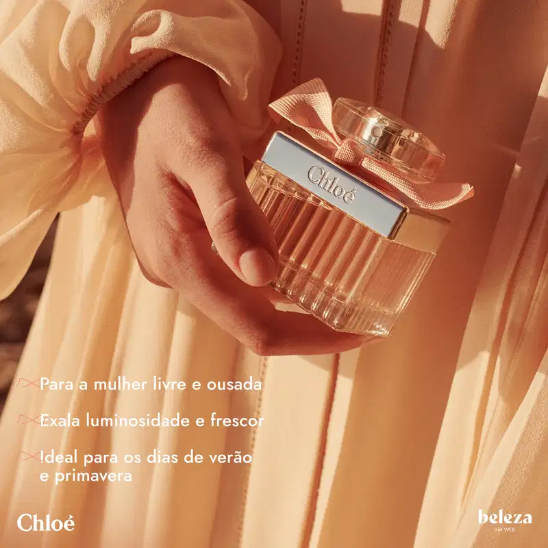 Frasco de perfume Chloé com tampa prateada e laço laranja, em embalagem de vidro com listras verticais, exibindo o nome da marca em destaque.