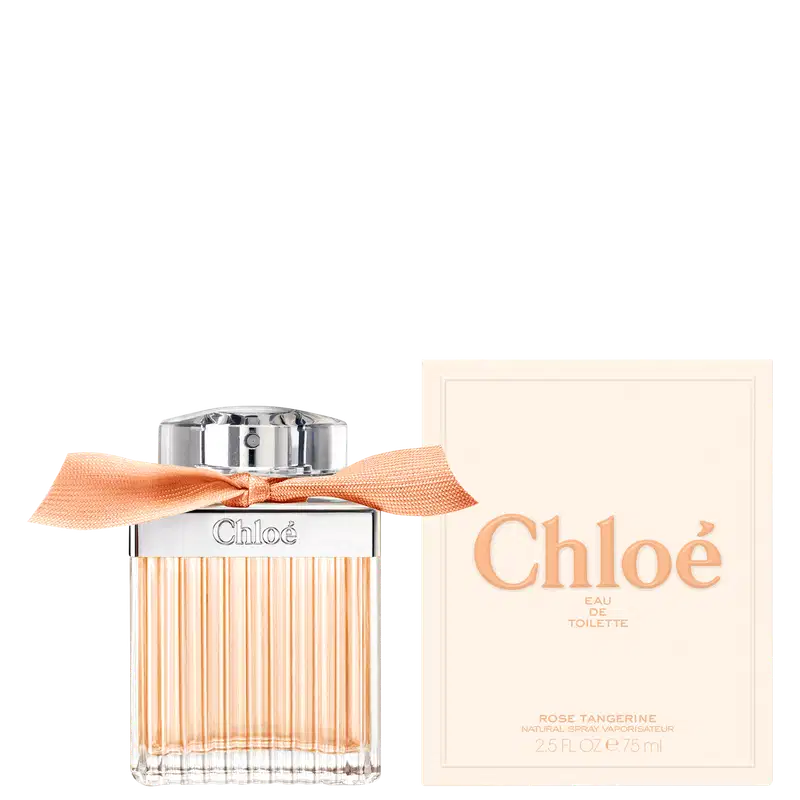 Frasco de perfume Chloé com tampa prateada e laço laranja, em embalagem de vidro com listras verticais, exibindo o nome da marca em destaque.