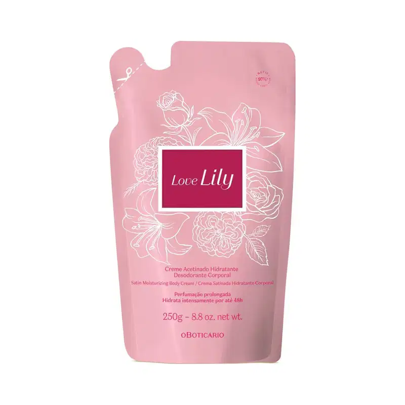 Refil de creme acetinado desodorante hidratante corporal da marca Love Lily em sachê de 250g na cor bege com detalhes dourados e rótulo marrom claro.