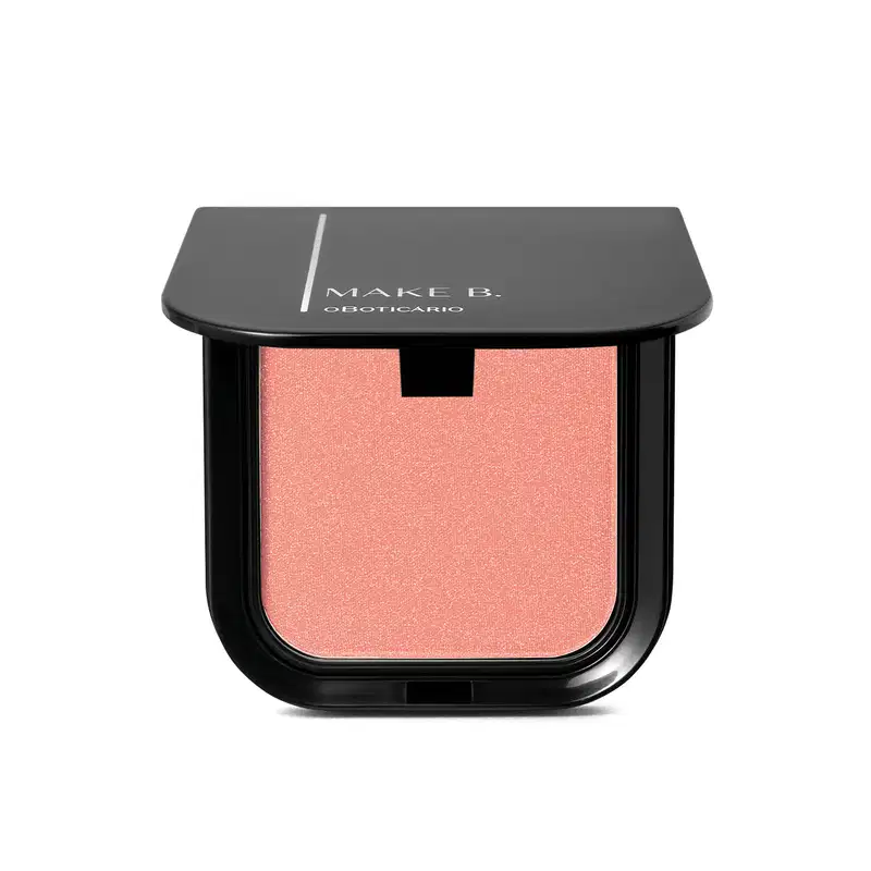 Blush em pó mate Luminoso Rose Make B. na cor rosa em estojo quadrado preto de cantos arredondados e o nome da marca gravado na tampa em letras brancas.