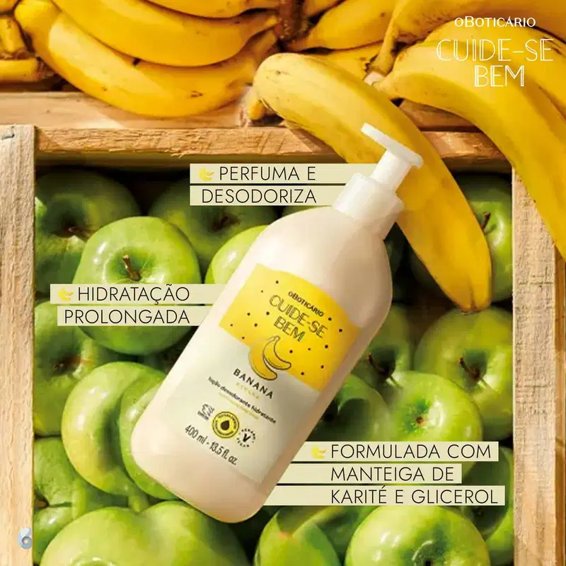 Imagem de frasco branco com bomba doseadora contendo loção desodorante hidratante da marca Cuide-se Bem Banana, com rótulo amarelo com ilustração de banana. O fundo da imagem simula um caixote com maçãs verdes e bananas e traz informações sobre o produto.