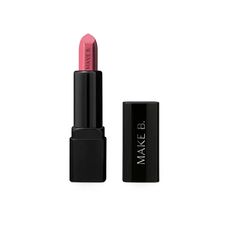 Batom cremoso na cor rosa Cashmere da marca Make B. em versão miniatura, com tubo preto e letras prateadas.