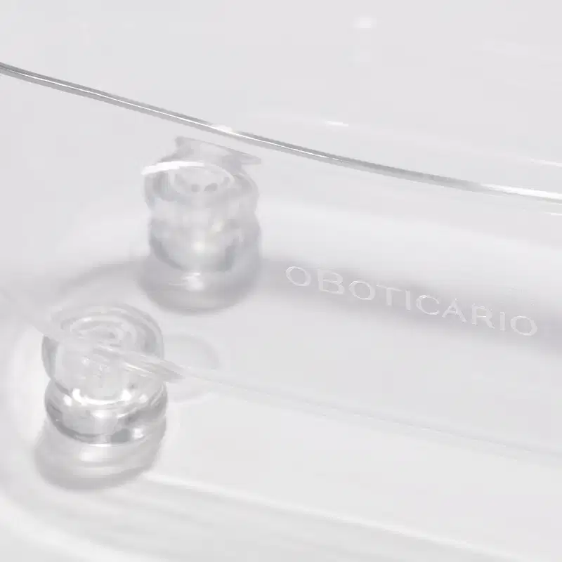 Pés de acrílico da banheira em formato oval alongado com bordas arredondadas, adequado para ambientes de spa e banheiros luxuosos.