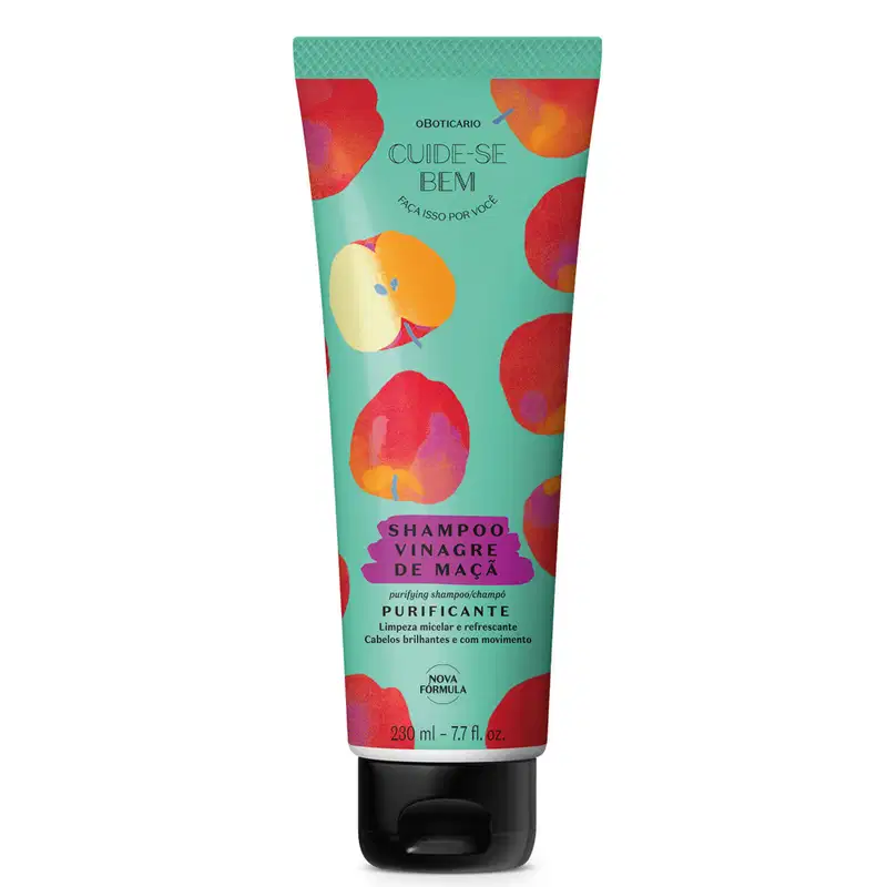 Imagem de um frasco de shampoo Cuide-se Bem Feira Vinagre de Maçã, com embalagem verde-menta e ilustrações de maçãs. Essa bisnaga traz uma tampa preta e seu rótulo possui detalhe na cor roxa, com letras também pretas.