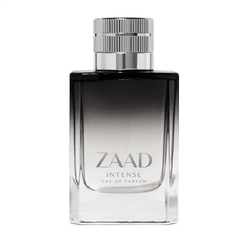 Imagem de um vidro de Eau de Parfum Zaad Intense, com design elegante em preto e prata. O rótulo destaca o nome da marca Zaad Intense e a descrição em letras grandes e claras.