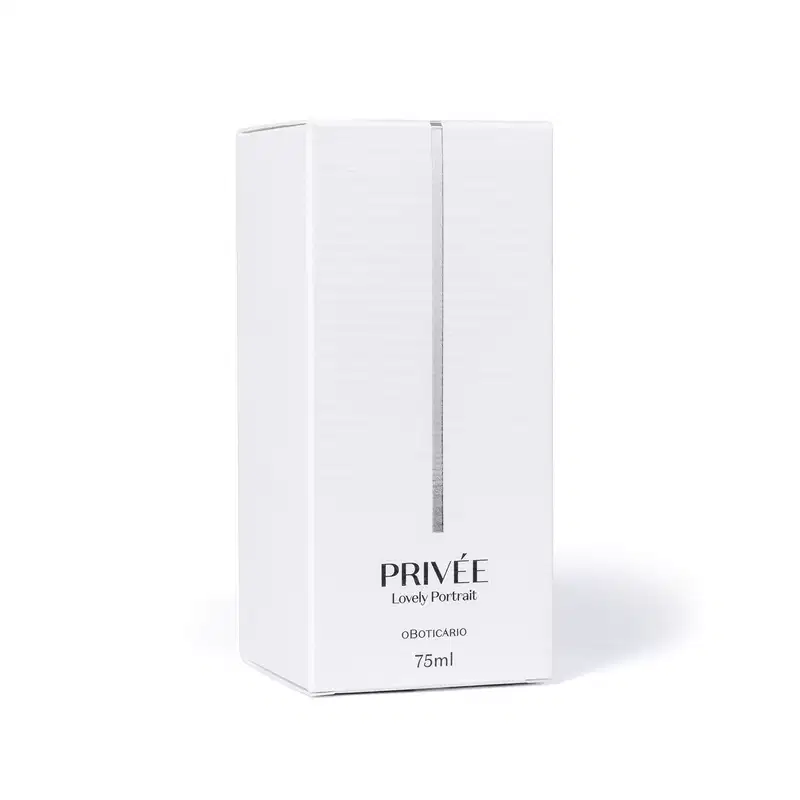 Caixa branca com faixa cinza e letras pretas contendo um vidro de 75ml de Eau de Parfum Privée Lovely Portrait,