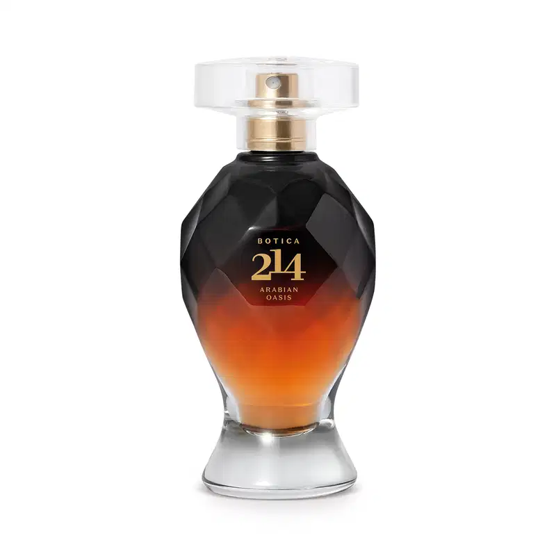 Frasco de vidro de item de perfumaria da marca Botica 214 Arabian Oasis com formato geométrico nas cores em preto e marrom, borrifador dourado e tampa acrílica transparente.