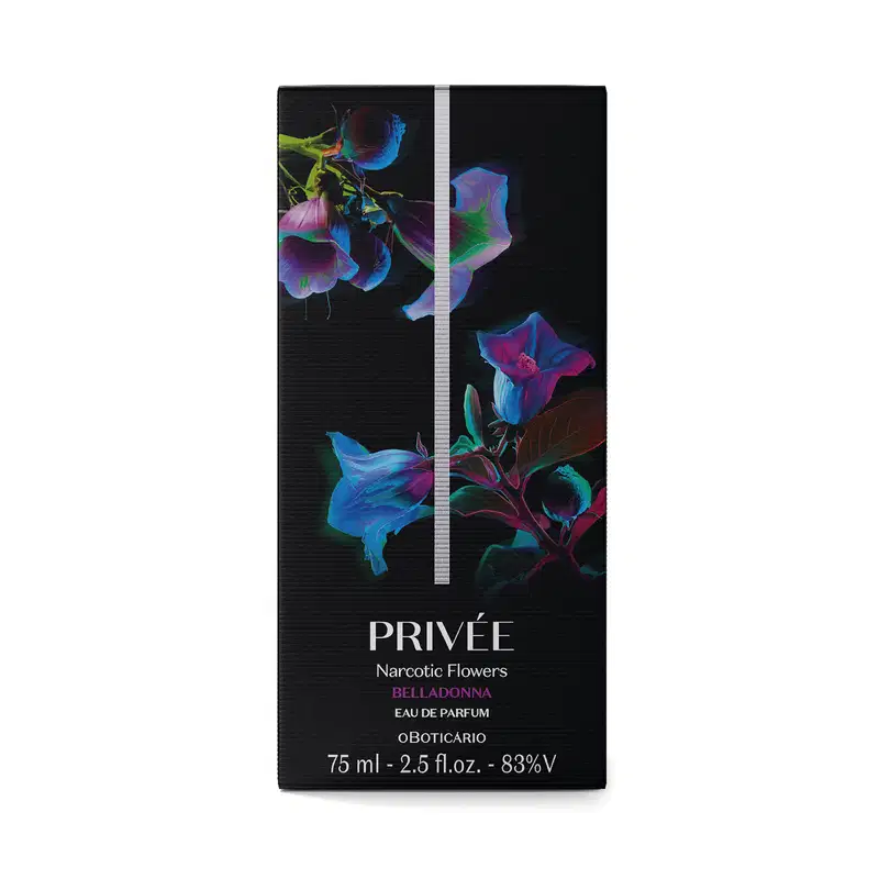 Caixa de Eau De Parfum Privée Narcotic Flowers Belladonna com design escuro e flores azuis e roxas em destaque, rótulo com informações sobre o produto.