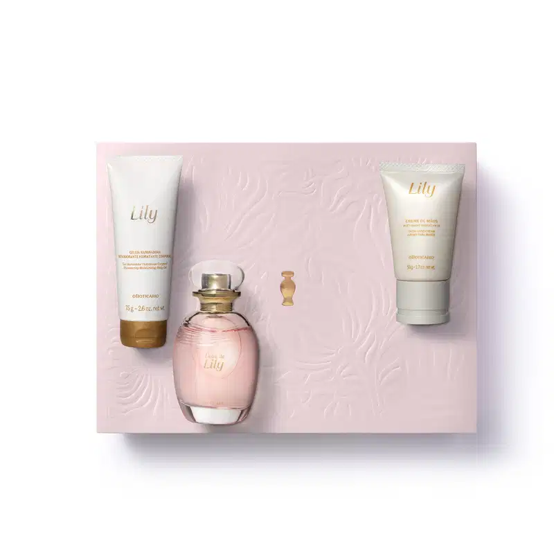 Kit Lily Soleil contendo dois frascos brancos e dourados de creme hidratante para as mãos e geleia iluminadora corporal, frasco com líquido rosa e tampa dourada de L'eau de Lily e uma caixa rosa com detalhe dourado.