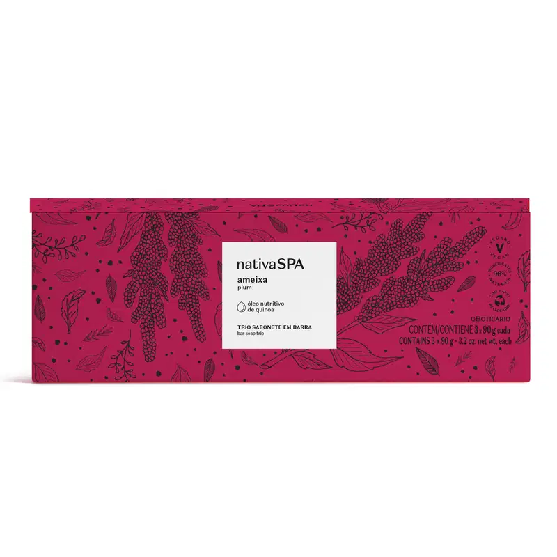 Imagem e uma caixa roxa com detalhes um tom mais escuro, rótulo branco com letras pretas contendo três sabonetes em barra de 90g cada um da marca Nativa SPA Ameixa Plum.