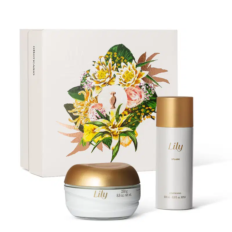 Imagem do kit de cuidados pessoais Lily, com pote de creme acetinado corporal e um frasco de body splash, além de uma caixa com ilustração floral. As embalagens são brancas com tampas e rótulos dourados.