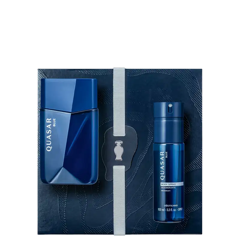 Conjunto de item de perfumaria da marca Quasar composto por frasco de perfume azul escuro e embalagem de desodorante corporal em tons de azul, apresentados em caixa preta com detalhes em prata.