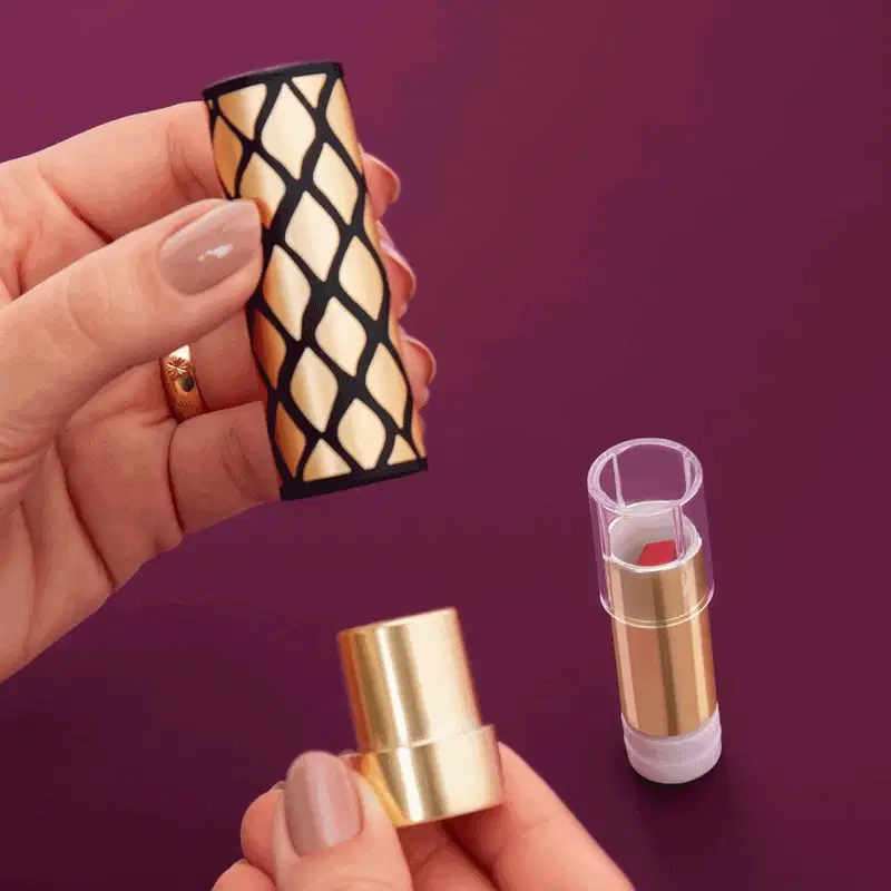Combo Chique e Destemida: Batom Alaranjado 3,4g + Case Preto