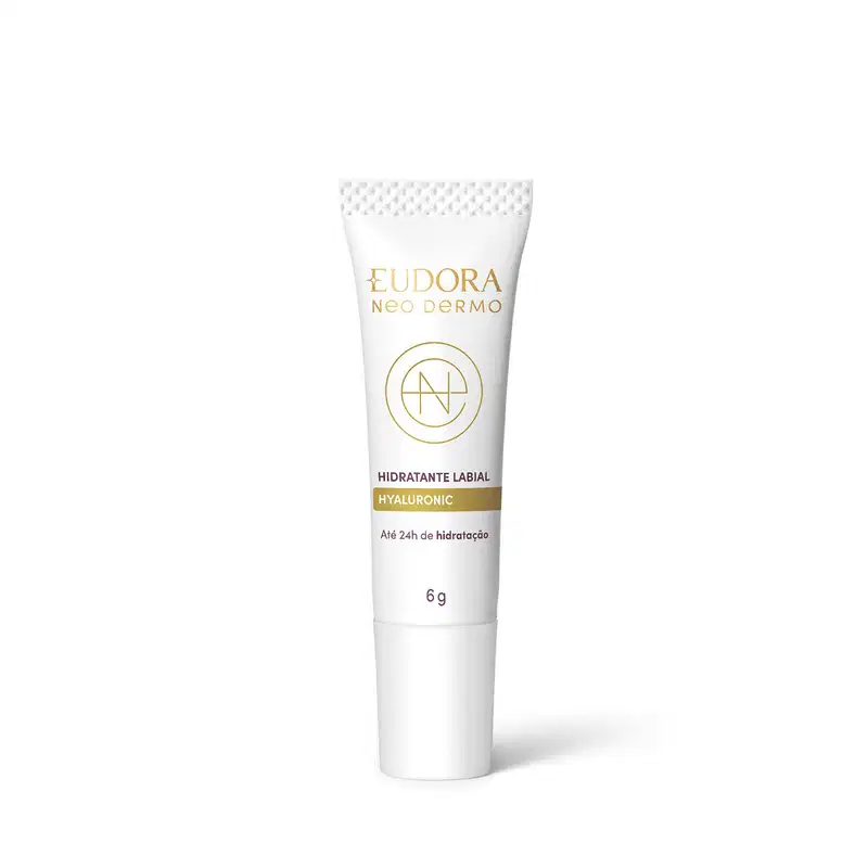 Tubo branco com rótulo dourado da marca Eudora Neo Dermo, contendo hidratante labial de fórmula com ácido hialurônico, para até 24h de hidratação.