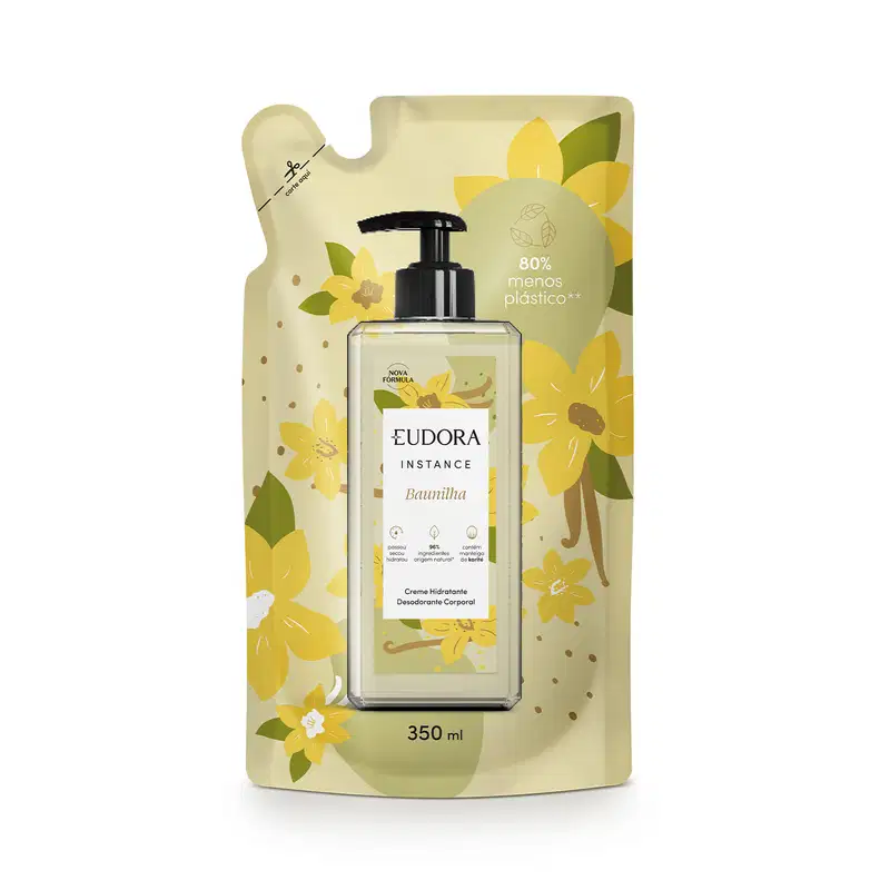 A imagem mostra embalagem refil do creme hidratante corporal da marca Eudora, linha Instance, fragrância Baunilha. Frasco de plástico com o produto, com ilustrações de flores e favas de baunilha. Capacidade de 350ml.