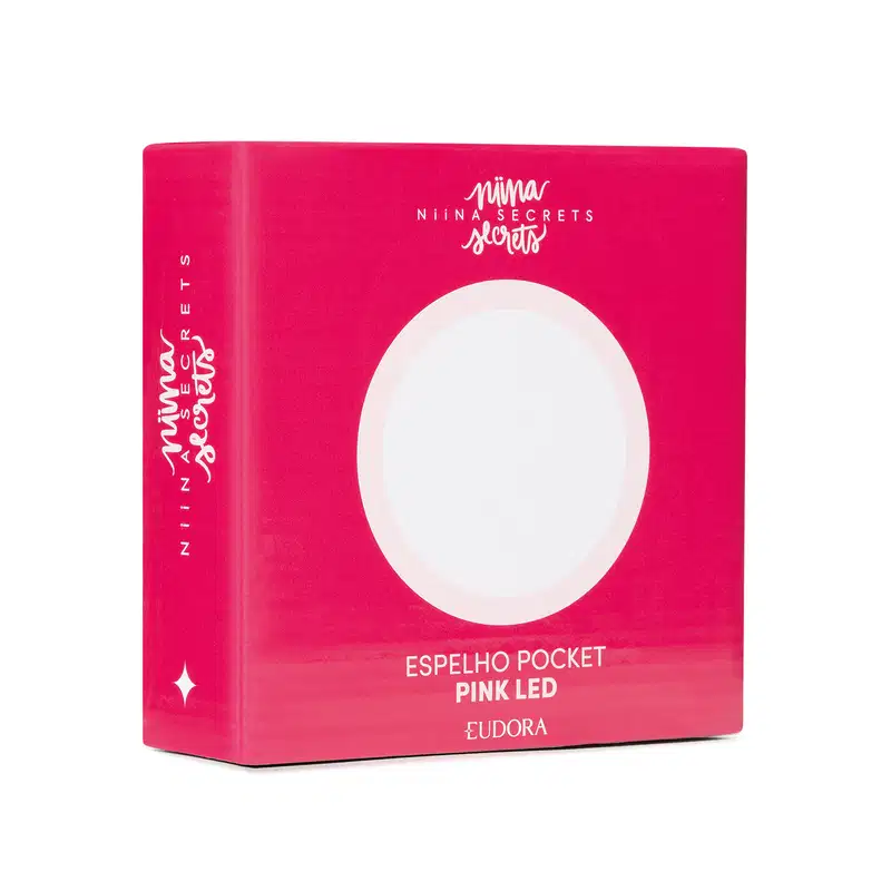 A embalagem é uma caixa retangular de cor rosa vibrante, com o nome da marca e o tipo de produto ("Espelho Pocket Pink LED") impressos na frente. Também estão presentes as marcas: Niina Secrets, Eudora.