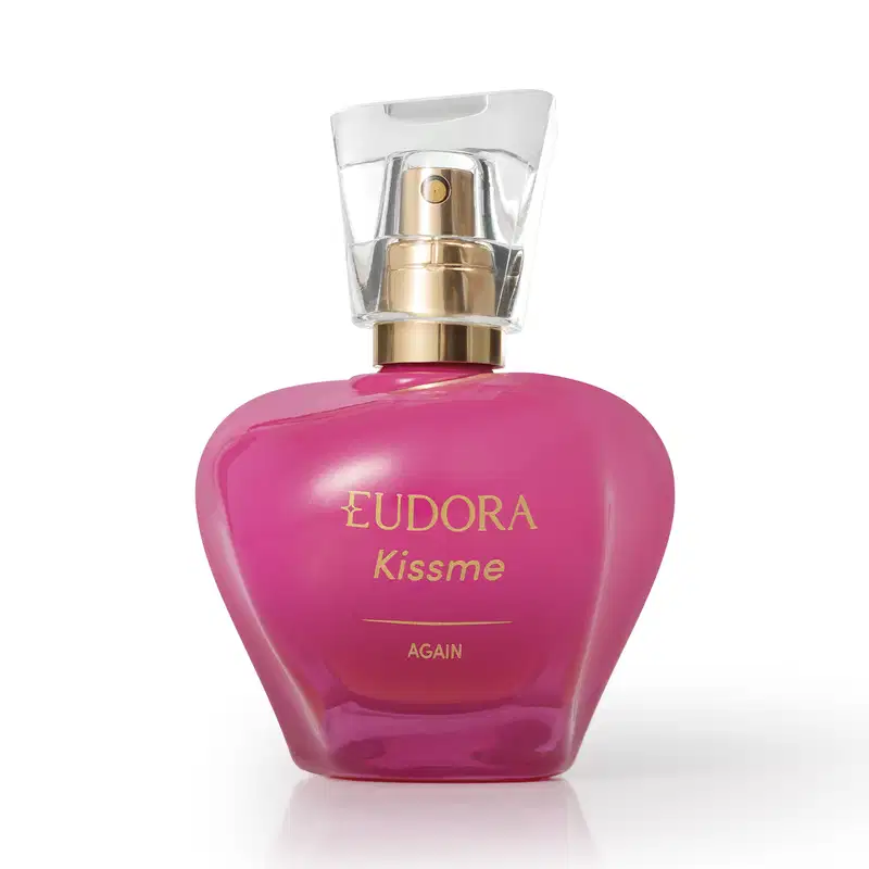 Frasco de item de perfumaria da marca Eudora, na cor rosa vibrante em formato de maçã, com rótulo dourado exibindo o nome "Kiss Me Again".