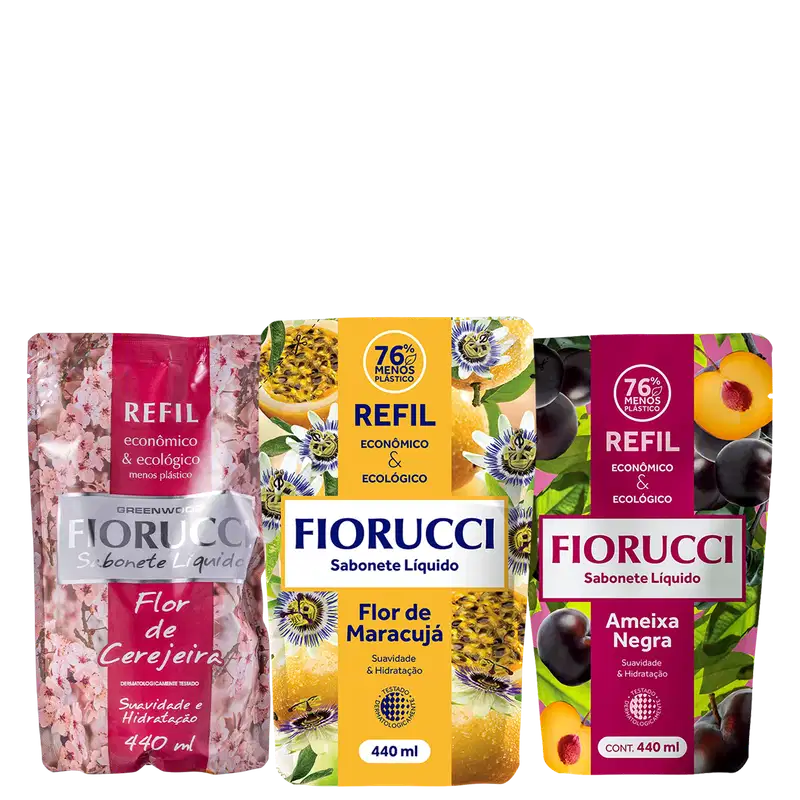 Produtos de sabonete líquido refil da marca Fiorucci, nas fragrâncias flor de maracujá, flor de cerejeira e ameixa negra. As embalagens apresentam informações sobre a sustentabilidade dos produtos, com 76% menos plástico.