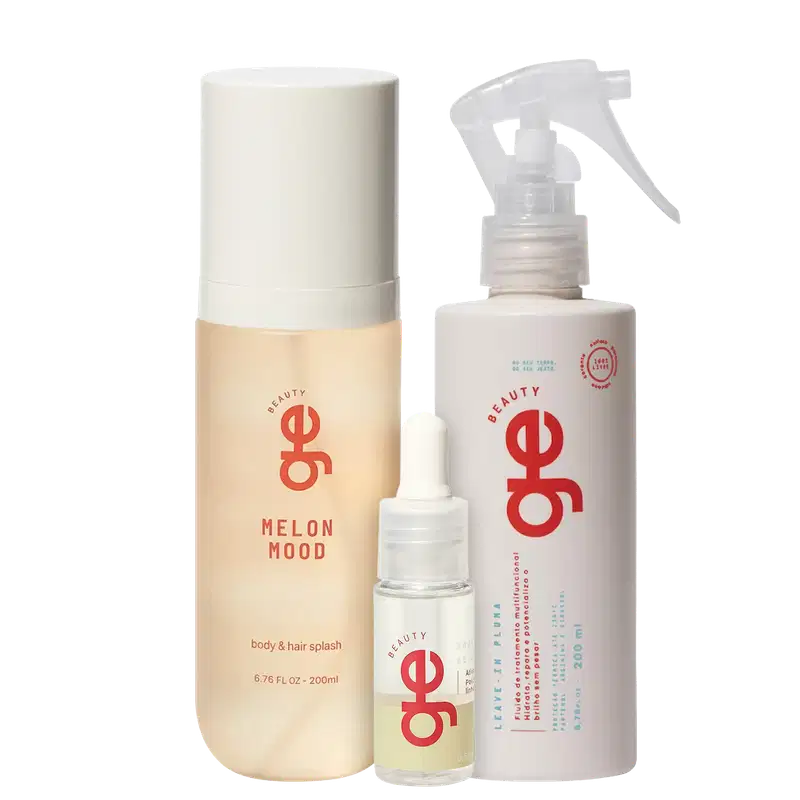 Conjunto GE Beauty com três produtos: frasco cilíndrico branco com líquido bege "Melon Mood" (200ml), frasco pequeno translúcido e frasco spray branco com líquido rosado (200ml). Embalagens com logo vermelho "ge" e textos em branco.
