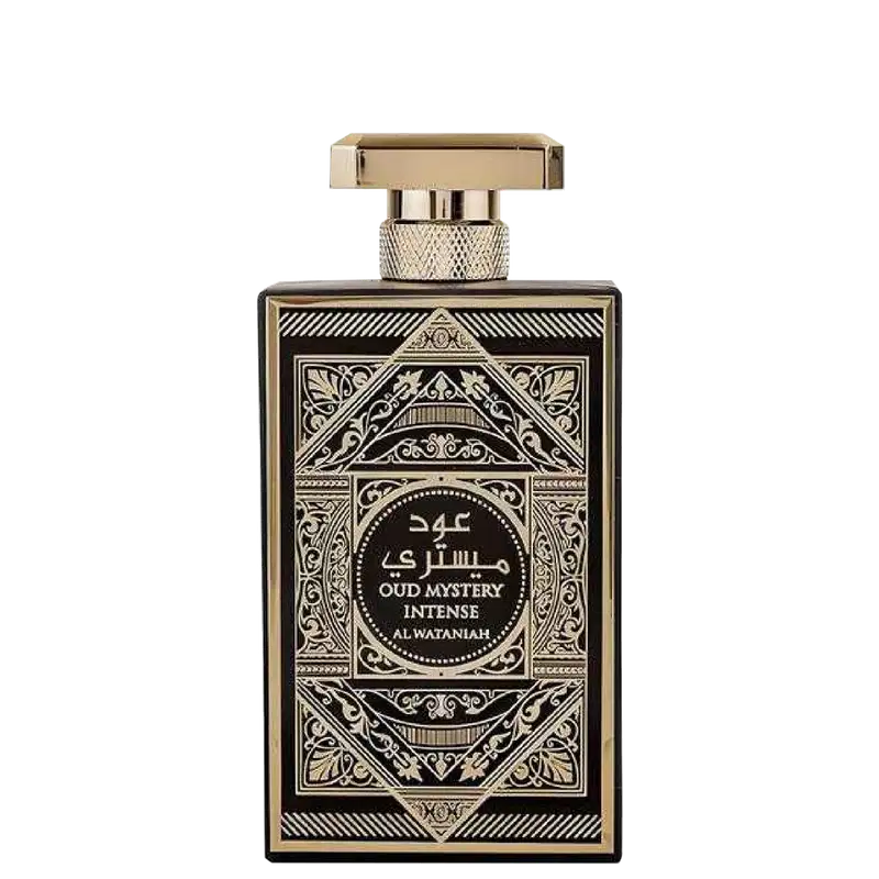 Frasco de perfume Al Wataniah Oud Mystery Intense, com design ornamental em preto e dourado, rótulo destacado com texto árabe e inglês.