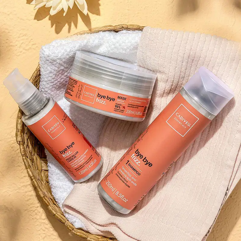 Kit Cadiveu Professional Bye Bye Frizz Shampoo Condicionador e Leave-in (3 produtos)