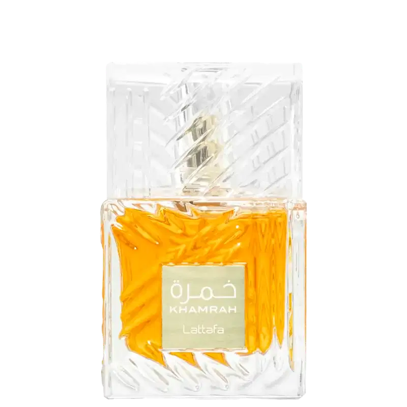 Frasco de perfume Lattafa Khamrah com líquido âmbar em embalagem de vidro transparente com detalhes dourados e rótulo com o nome da fragrância "Lattafa" em letras brancas.