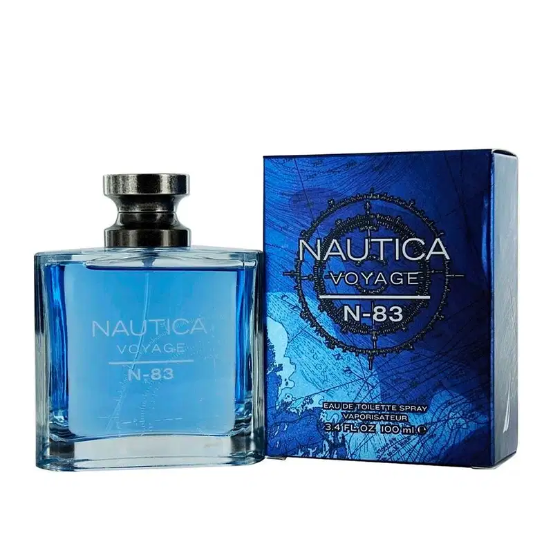 Frasco do perfume ao lado da caixa na embalagem. A caixa é azul escuro e tem uma ilustração que remete à uma bússola.