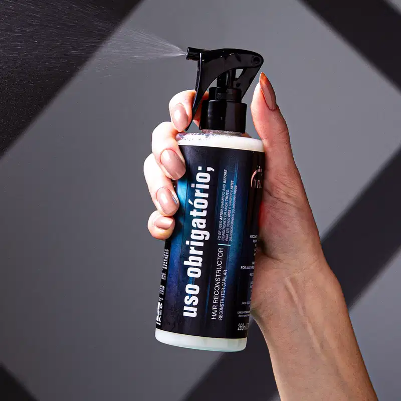 A imagem mostra um frasco spray de uso obrigatório.