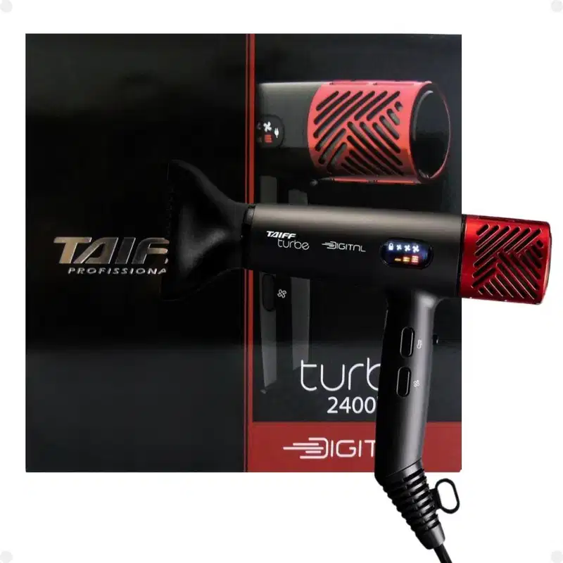 Secador de cabelos da marca Taiff, modelo Turbo 2400. O secador possui um design preto e vermelho, com o logotipo da marca Taiff visível. O corpo do secador é preto, enquanto os difusores de ar são vermelhos.