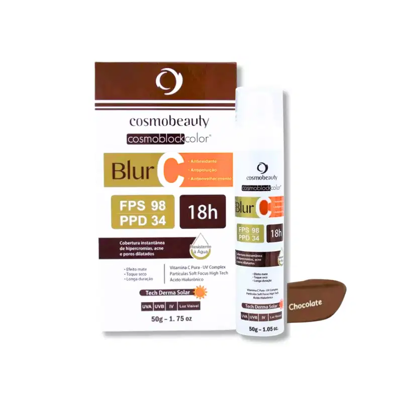 O produto apresentado é um bloco de proteção solar da marca Cosmobeauty, chamado "Cosmoblock color Blur C". A embalagem contém informações sobre o produto, como FPS 98, PPD 34 e duração de 18 horas.