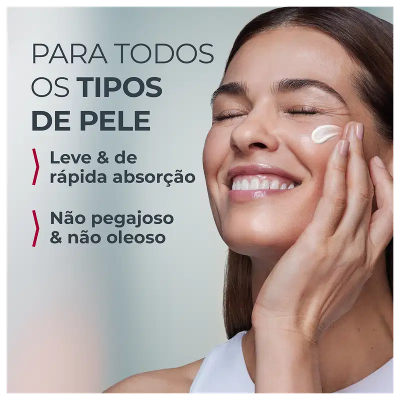 Uma mulher sorrindo e aplicando um produto de cuidados para a pele em seu rosto. O texto visível diz "PARA TODOS OS TIPOS DE PELE" e "Leve & de rápida absorção" e "Não pegajoso & não oleoso".