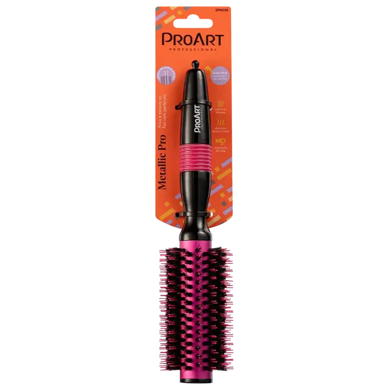 A imagem mostra a escova de cabelo rosa com cabo alongado preto. Na ponta há um informativo laranja com o nome da marca e detalhes do produto.