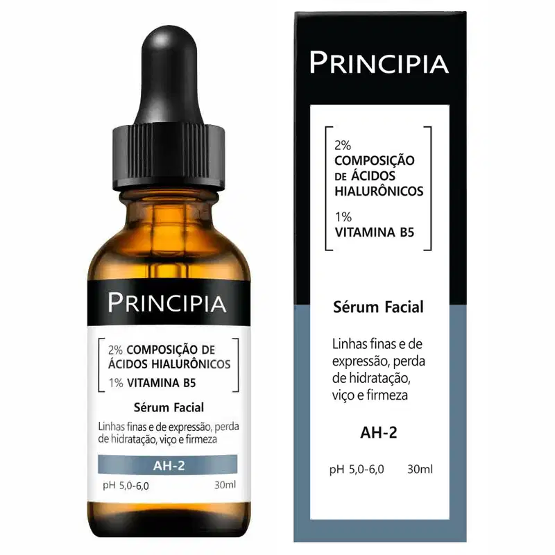 Frasco de vidro com sérum facial da marca Principia, contendo 2% de ácidos hialurônicos e 1% de vitamina B5. Embalagem preta e laranja com rótulos indicando as propriedades do produto.