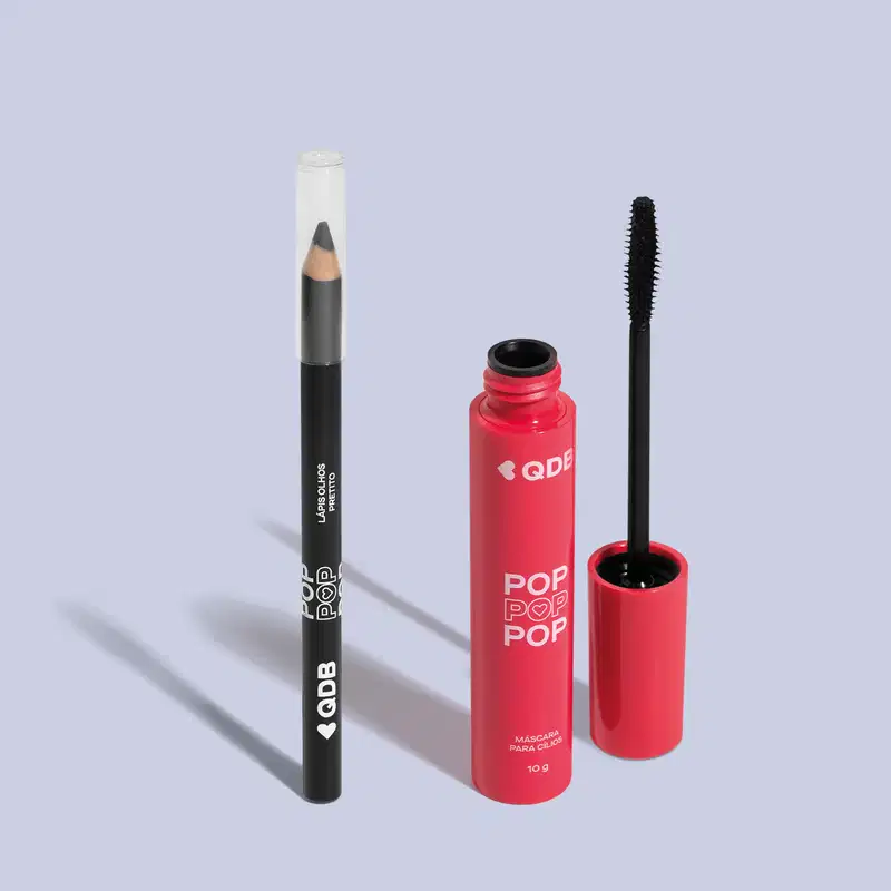 Imagem de dois produtos da marca POP Quem Disse, Berenice? contendo um lápis para olhos na cor preta com tampa transparente e uma máscara de cílios em tubo rosa com aplicador preto. O fundo da imagem é cinza com sombreado.