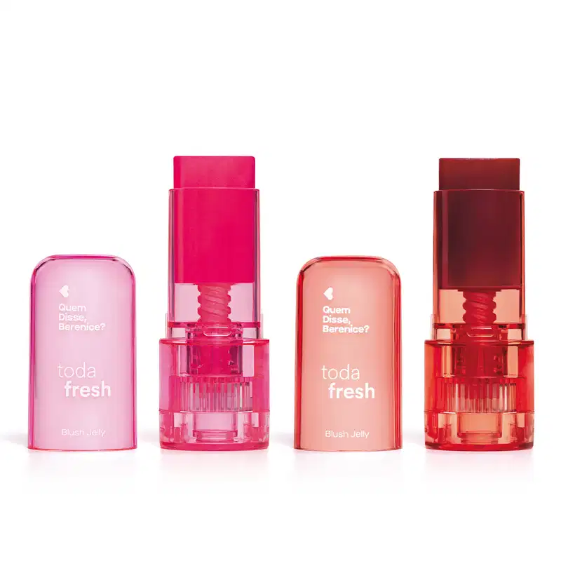 Imagem do Combo Toda Fresh Quem Disse, Berenice? contendo dois frascos de Blush Jelly, um na cor bordô e outro na cor rosa. As embalagens são transparentes e a tampa é na mesma tonalidade do blush.