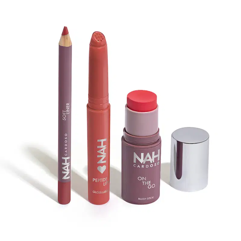 Combo By Nah Cardoso: Gloss Labial Rosa Cotton Candy 2,4ml + Lápis Contorno Labial Marrom Brave 1,1g + Blush Stick Marrom Lovely 5g