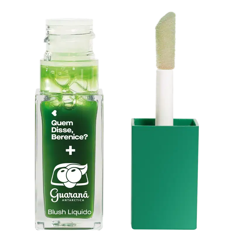 Blush líquido em embalagem transparente, tampa verde, haste branca e aplicador verde claro da marca Guaraná Antarctica Quem Disse, Berenice?.