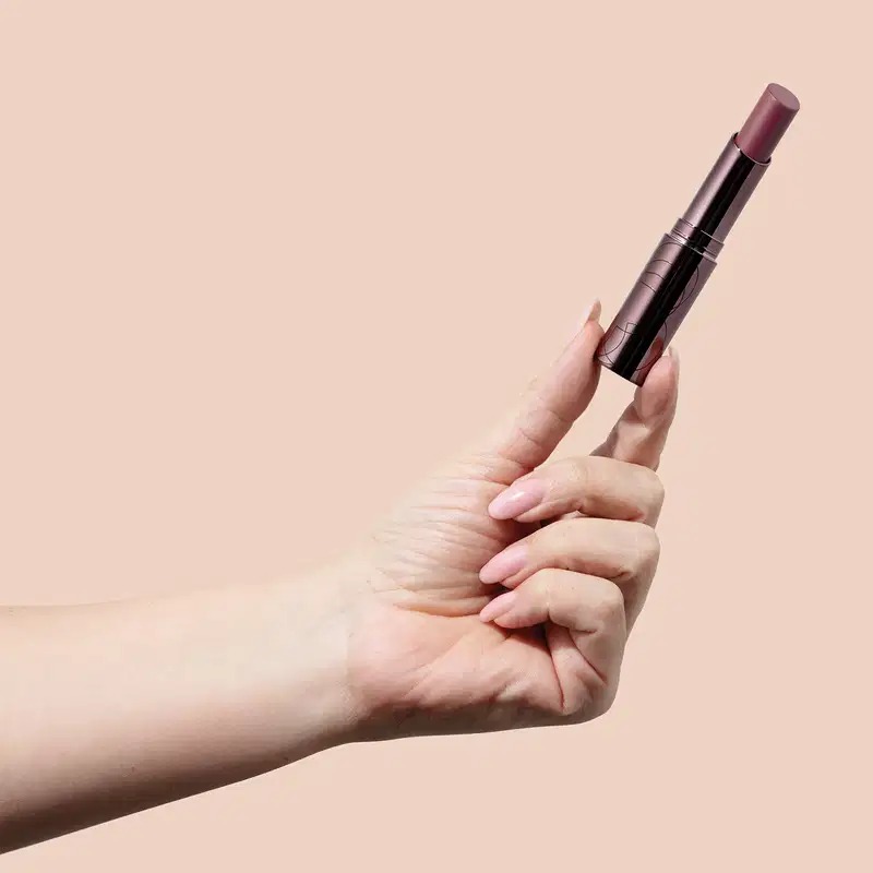 Batom Stick Marrom Castanha Semi-mate Volumão 3,4g