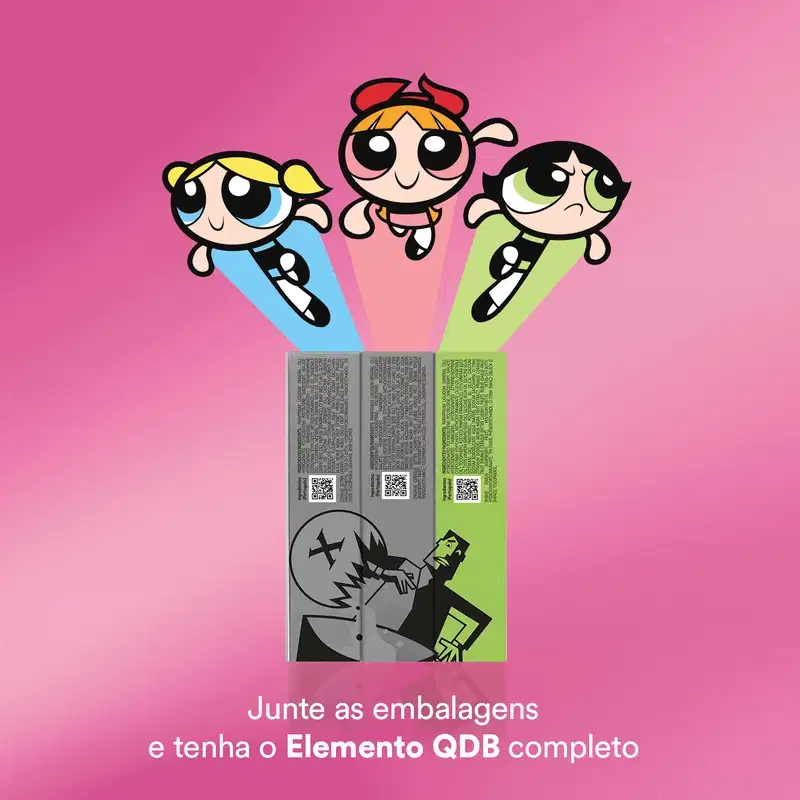 Três personagens das Meninas Superpoderosas flutuando sobre embalagens de lip oil, com códigos QR e ilustração do desenho animado.