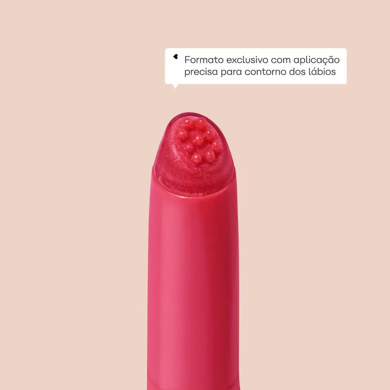 Formato exclusivo com aplicação precisa para contorno dos lábios.