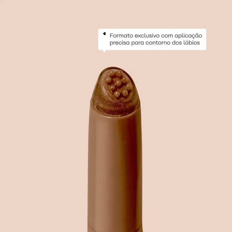 Formato exclusivo com aplicação precisa para contorno dos lábios.