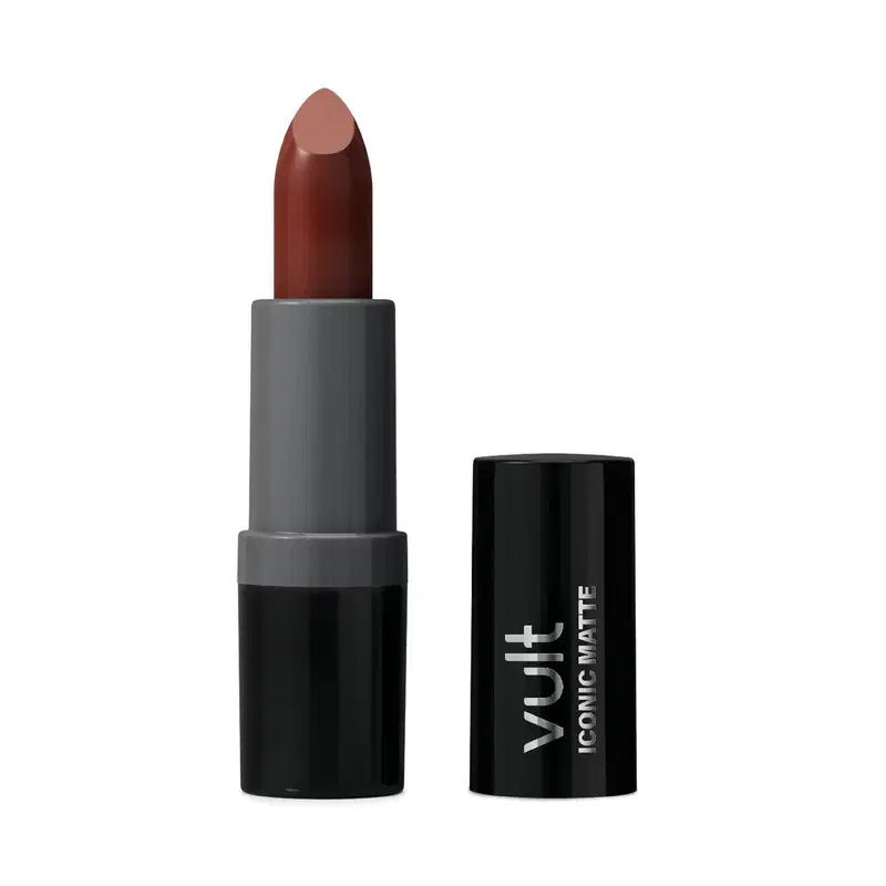 Batom bala marrom matte da marca Vult, com embalagem preta e rótulo com o nome da marca em prata, escrito "Vult Iconic Matte".
