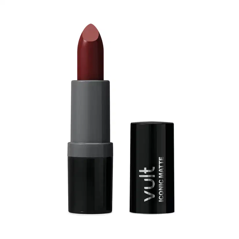 Batom bala vinho matte da marca Vult, com embalagem preta e rótulo com o nome da marca em prata, escrito "Vult Iconic Matte".
